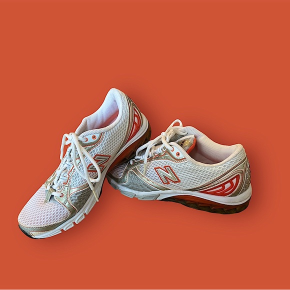 NEW BALANCE RUNNING SHOES - Picture 1 of 3